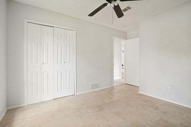 922 Meadowdale Circle, Garland, TX 75043