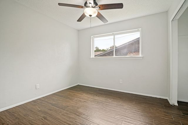 922 Meadowdale Circle, Garland, TX 75043