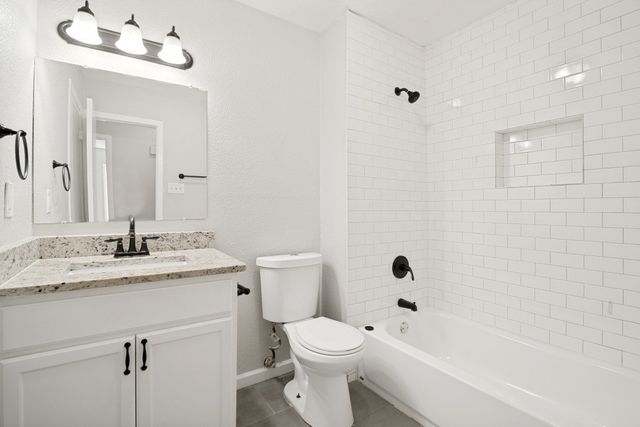 922 Meadowdale Circle, Garland, TX 75043