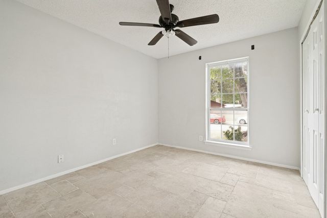 922 Meadowdale Circle, Garland, TX 75043