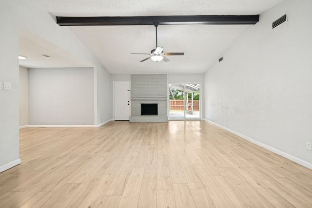 922 Meadowdale Circle, Garland, TX 75043