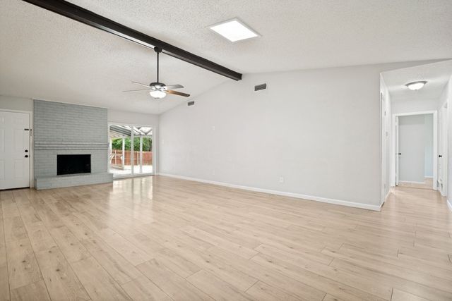 922 Meadowdale Circle, Garland, TX 75043