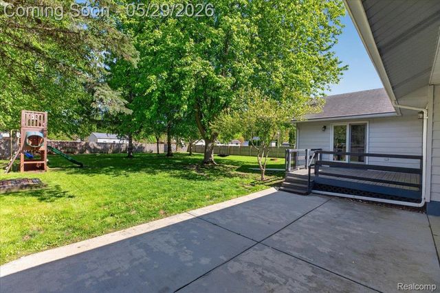 10350 Ataberry Drive, Vienna Charter Township, MI 48420