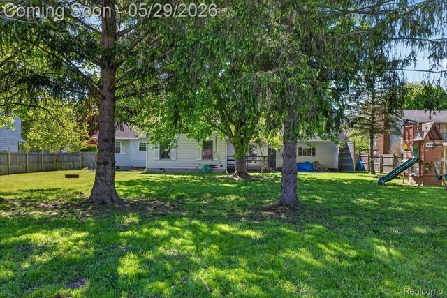 10350 Ataberry Drive, Vienna Charter Township, MI 48420
