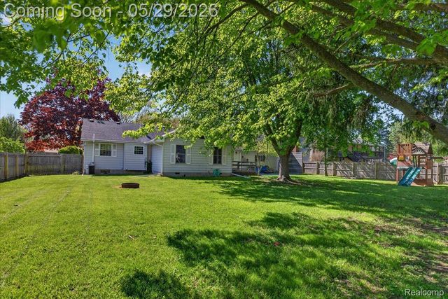 10350 Ataberry Drive, Vienna Charter Township, MI 48420