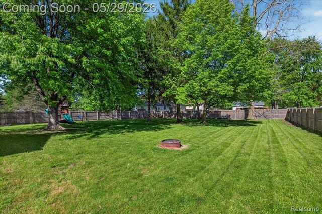 10350 Ataberry Drive, Vienna Charter Township, MI 48420