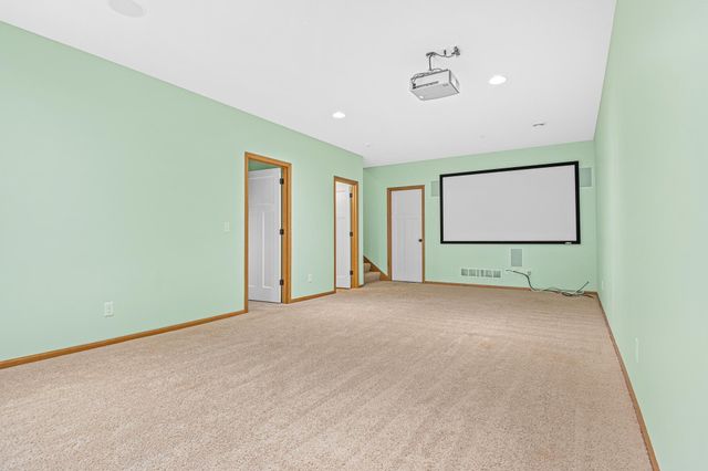 10174 Indigo Drive, Eden Prairie, MN 55347