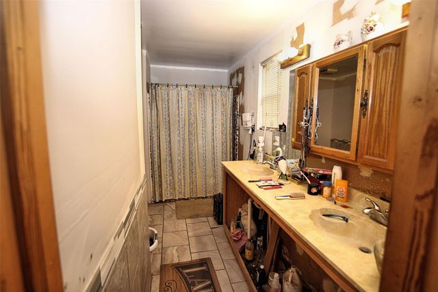 402 Trinity ST, Lockhart, TX 78644