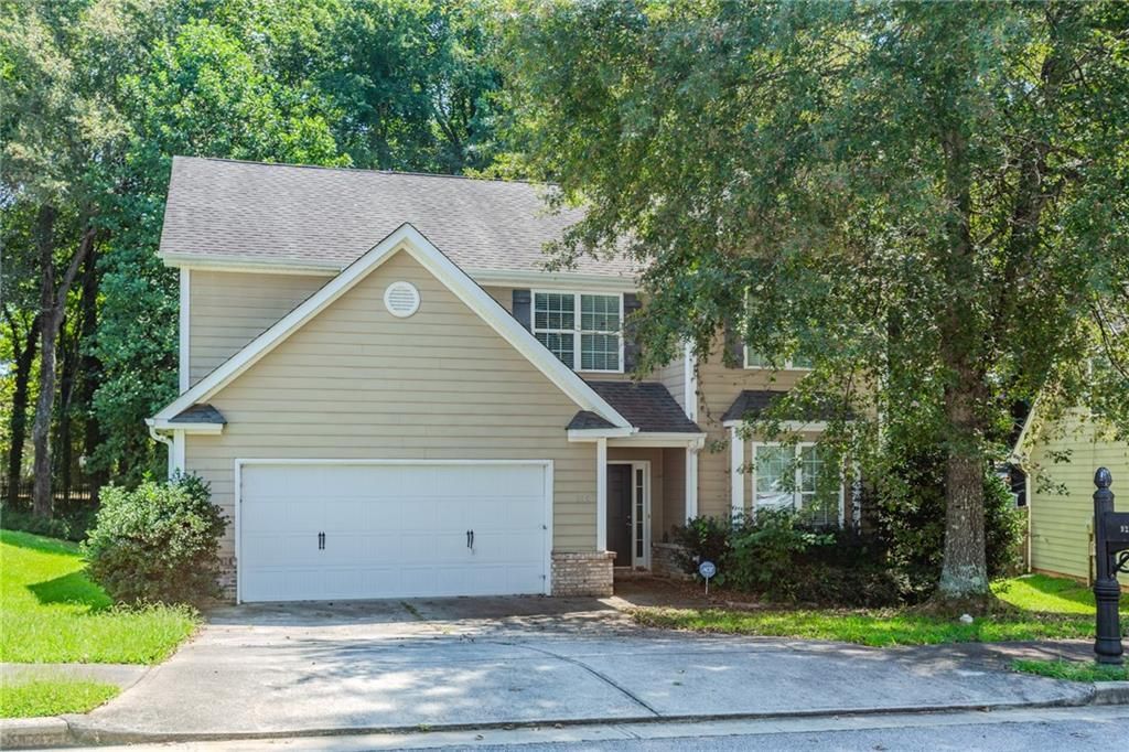 922 Lakeside Court, Loganville, GA 30052