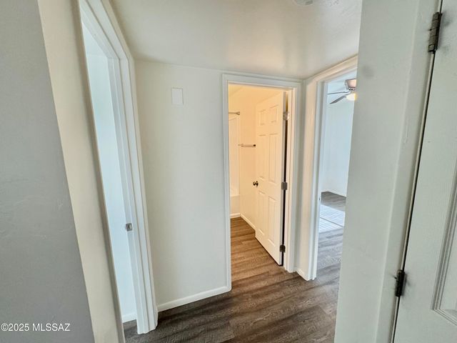 3323 E Blacklidge Dr, Tucson, AZ 85716
