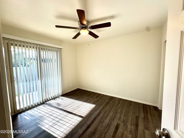 3323 E Blacklidge Dr, Tucson, AZ 85716