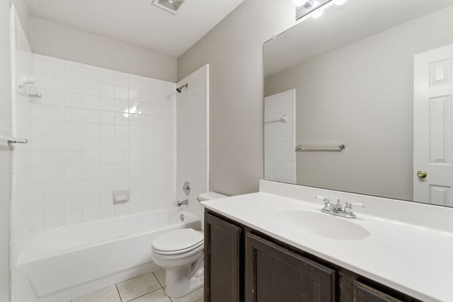 1633 Yellowstone Avenue, Lewisville, TX 75077