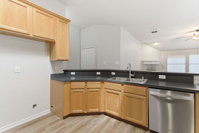 1633 Yellowstone Avenue, Lewisville, TX 75077