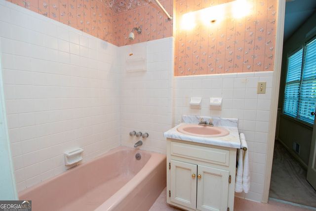 505 Pine Circle, Peachtree City, GA 30269