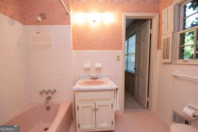 505 Pine Circle, Peachtree City, GA 30269