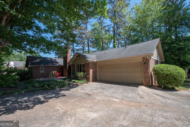 505 Pine Circle, Peachtree City, GA 30269