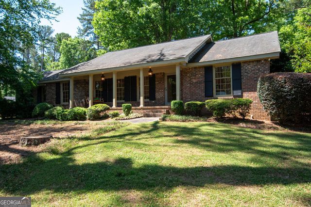 505 Pine Circle, Peachtree City, GA 30269