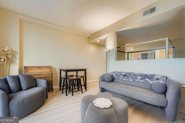 3040 Peachtree Road NW 1310, Atlanta, GA 30305