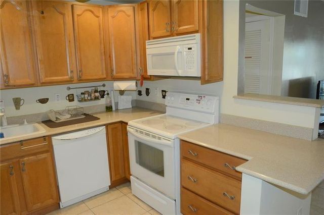 6499 BAY CLUB Drive 2, Fort Lauderdale, FL 33308