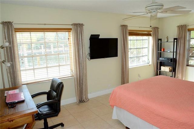 6499 BAY CLUB Drive 2, Fort Lauderdale, FL 33308