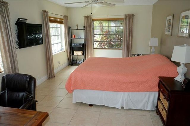6499 BAY CLUB Drive 2, Fort Lauderdale, FL 33308
