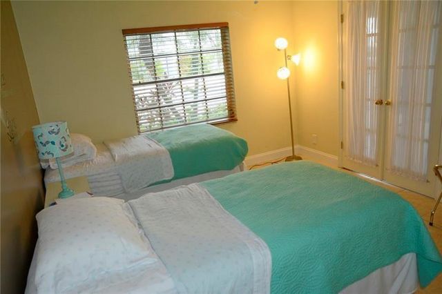 6499 BAY CLUB Drive 2, Fort Lauderdale, FL 33308