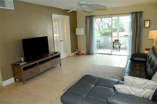 6499 BAY CLUB Drive 2, Fort Lauderdale, FL 33308