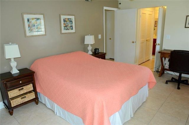 6499 BAY CLUB Drive 2, Fort Lauderdale, FL 33308