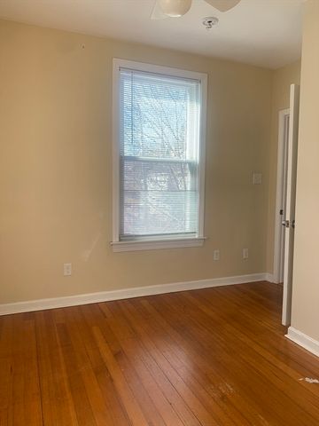 3 Hawkes St 2, Marblehead, MA 01945