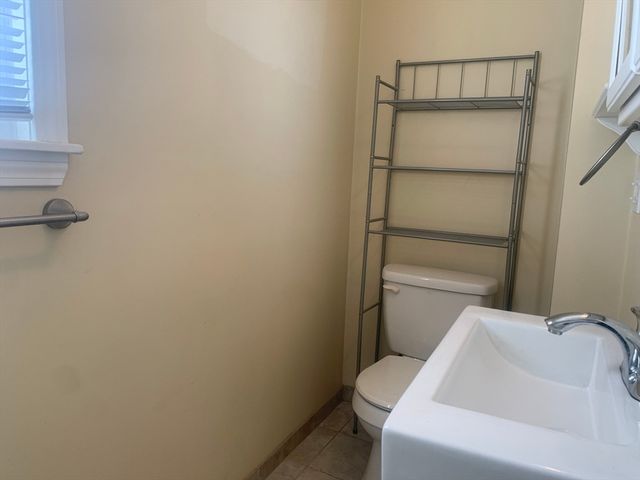 3 Hawkes St 2, Marblehead, MA 01945