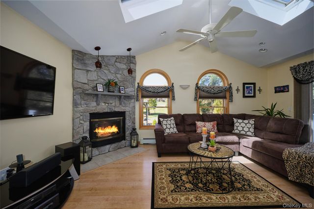 1 Nancy Aleen Drive, Wappingers Falls, NY 12590