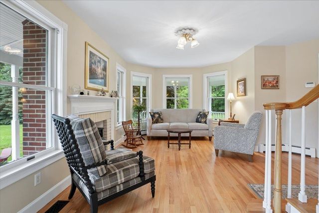 7 King James Drive, Londonderry, NH 03053