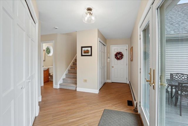 7 King James Drive, Londonderry, NH 03053