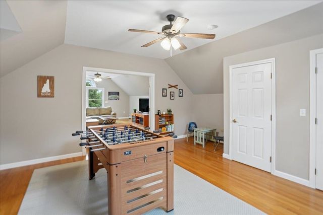 7 King James Drive, Londonderry, NH 03053