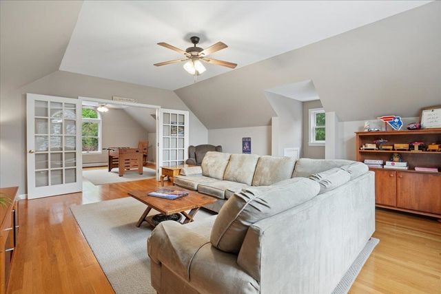 7 King James Drive, Londonderry, NH 03053