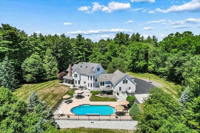 7 King James Drive, Londonderry, NH 03053