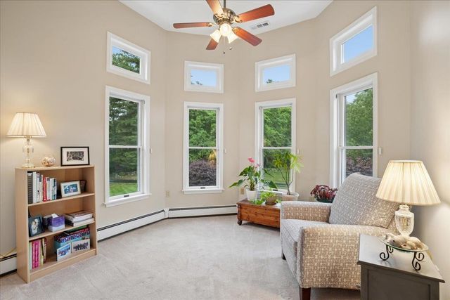 7 King James Drive, Londonderry, NH 03053