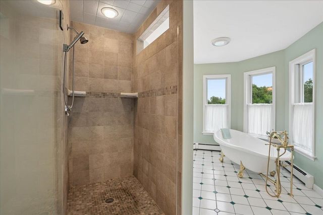 7 King James Drive, Londonderry, NH 03053