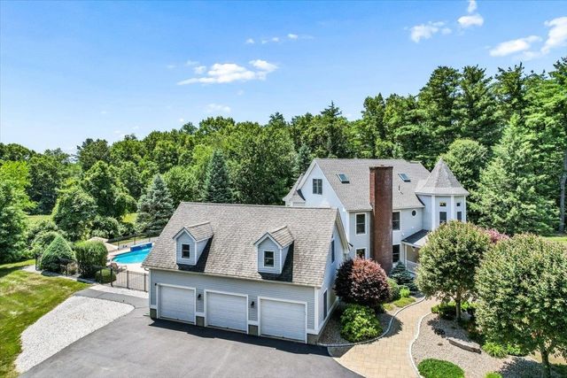 7 King James Drive, Londonderry, NH 03053