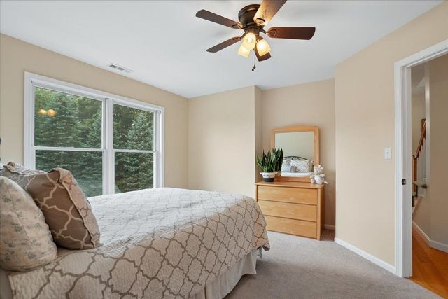 7 King James Drive, Londonderry, NH 03053