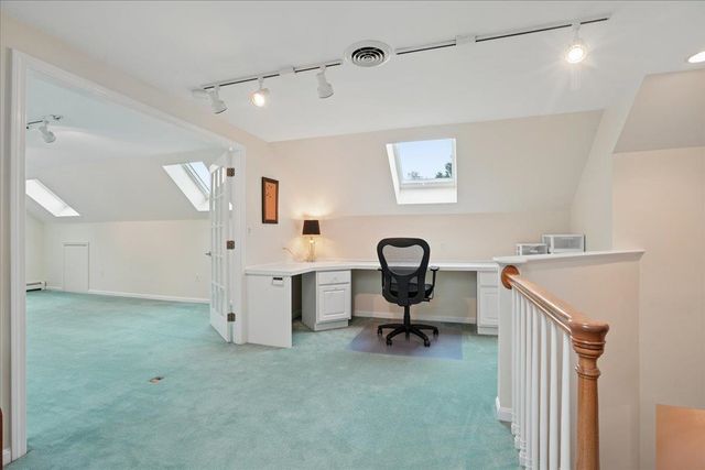 7 King James Drive, Londonderry, NH 03053