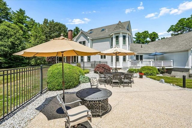 7 King James Drive, Londonderry, NH 03053