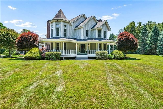 7 King James Drive, Londonderry, NH 03053
