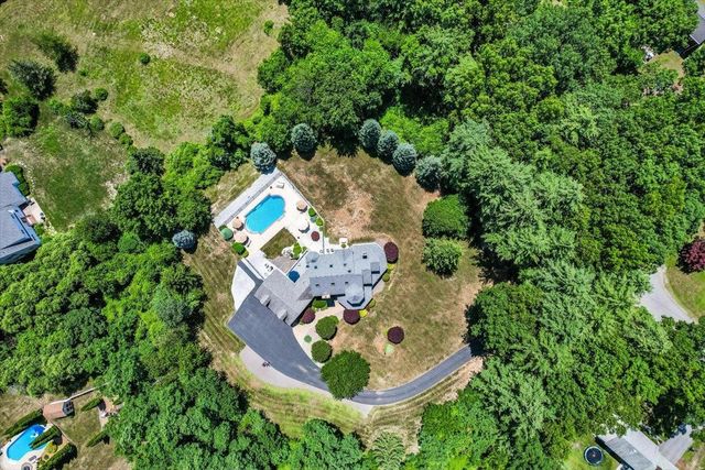 7 King James Drive, Londonderry, NH 03053