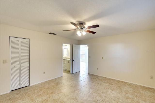 361 OAK HILL DRIVE 3, Sarasota, FL 34232