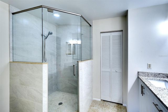 361 OAK HILL DRIVE 3, Sarasota, FL 34232