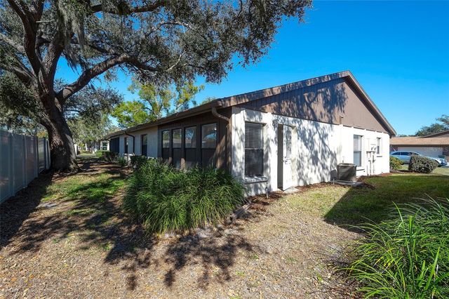 361 OAK HILL DRIVE 3, Sarasota, FL 34232