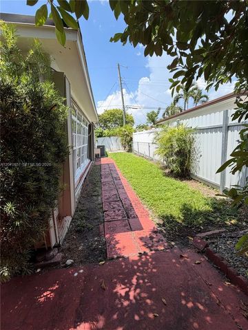 4175 SW 87th Avenue 1, Miami, FL 33165