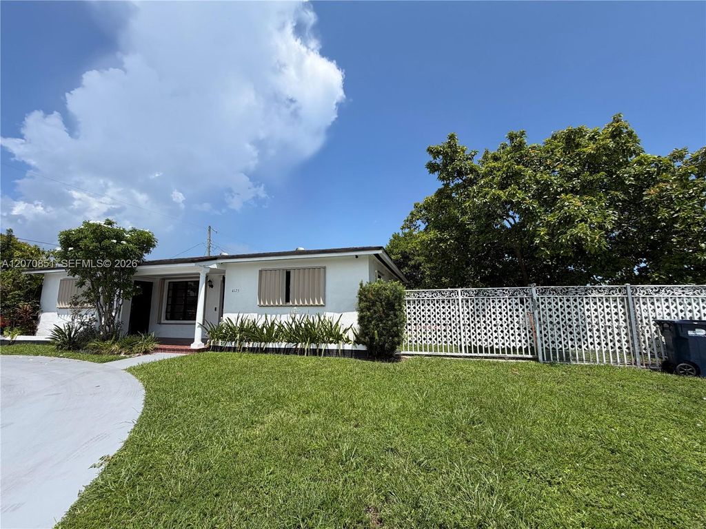 4175 SW 87th Avenue 1, Miami, FL 33165