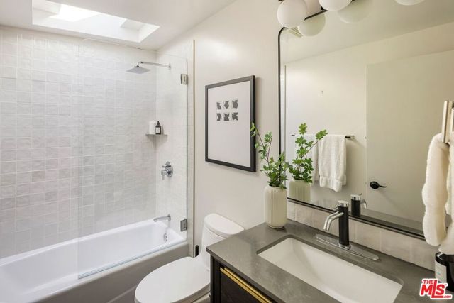 1009 Holly Road, Santa Paula, CA 93060